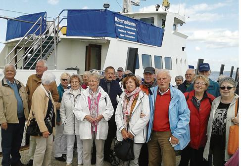 Auf Hafenrundfahrt: Mitglieder der Senioren-Union Rastede waren unterwegs mit dem „Harle-Kurier“. Bild:privat
