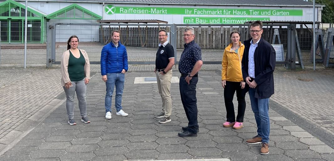 Machen sich stark f�r eine Bahnstation in Hahn (v.l.): Maike Stahmer, Alexander von Essen, Kai K�pperbusch, Thorsten Menke, Eva Schl�sche und Hendrik Lehners.